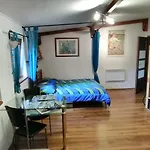 Sophia Cozy Self Catering Dolni Brezany