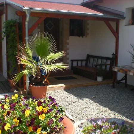 Semesterbostad Sophia Cozy Self Catering